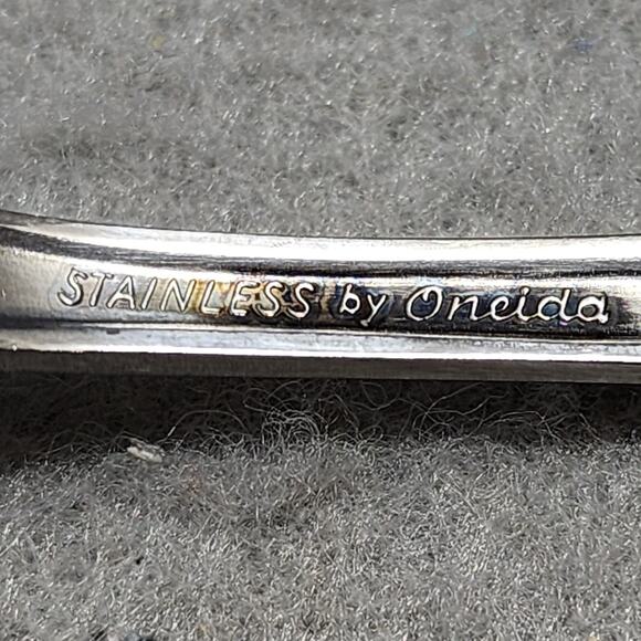 Oneida ASHMORE Floral Salad Fork Burnished Handle Stainless Flatware Replacement - Picture 3 of 3
